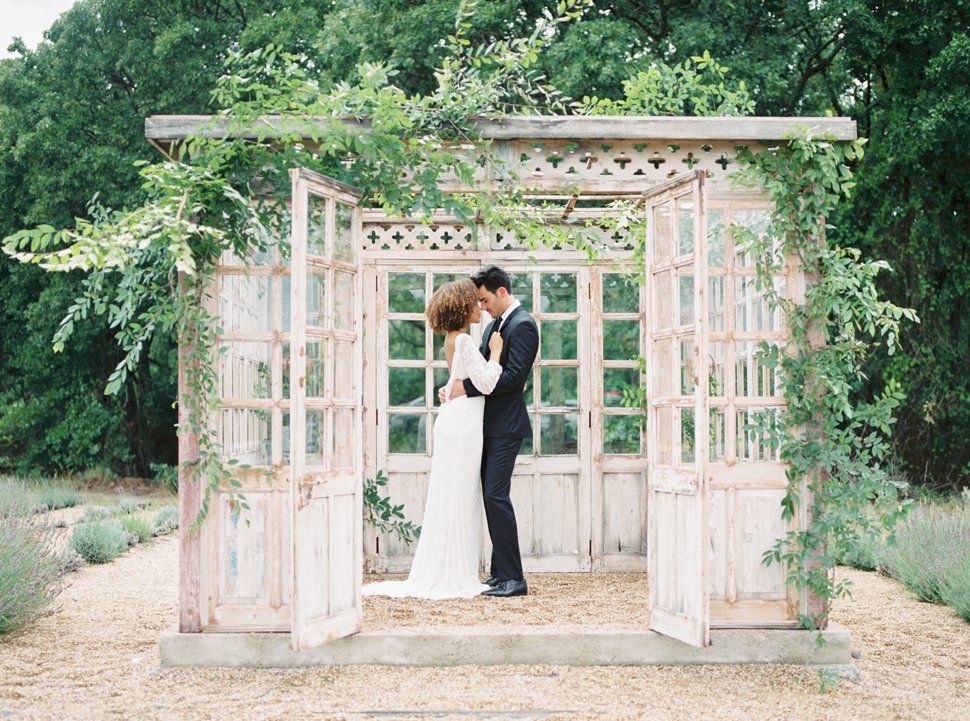 white sparrow barn wedding dallas